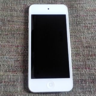 アイポッドタッチ(iPod touch)のiPod Touch 5世代 シルバー　USB充電ケーブル付き(スマートフォン本体)