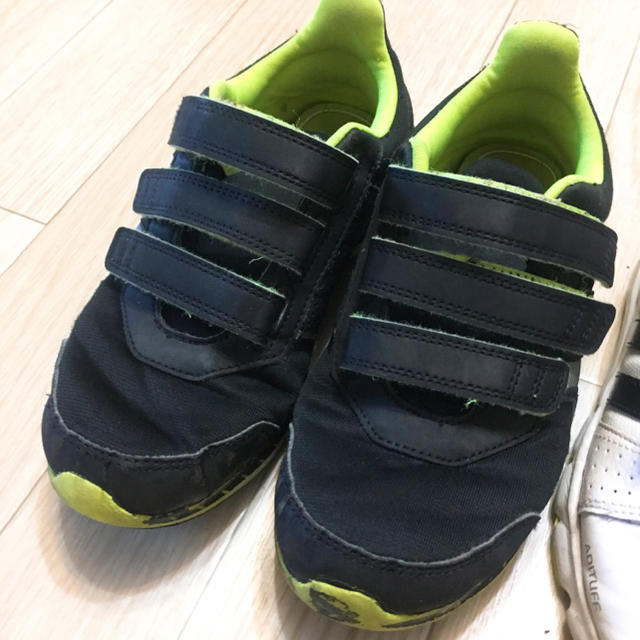 adidas(アディダス)のアディダス adidas キッズ スニーカー 運動靴 21.0 21センチ 2足 キッズ/ベビー/マタニティのキッズ靴/シューズ(15cm~)(スニーカー)の商品写真