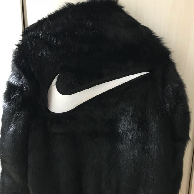 AMBUSH(アンブッシュ)のNIKE AMBUSH ファージャケット とぅるぅ様専用 レディースのジャケット/アウター(毛皮/ファーコート)の商品写真