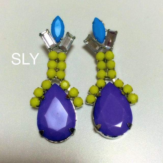 SLY(スライ)のSLYピアス ビビッドカラー レディースのアクセサリー(ピアス)の商品写真