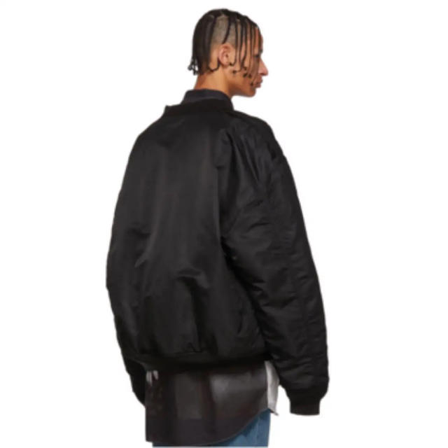 VETEMENTS oversized ANGEL bomber 黒 メンズのジャケット/アウター(フライトジャケット)の商品写真