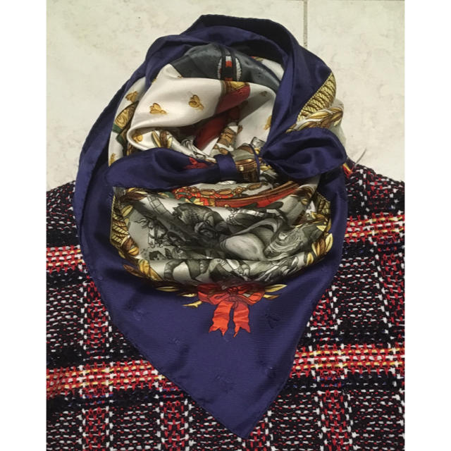 ファッション小物美品 ブルーのナポレオン スカーフ カレ90
