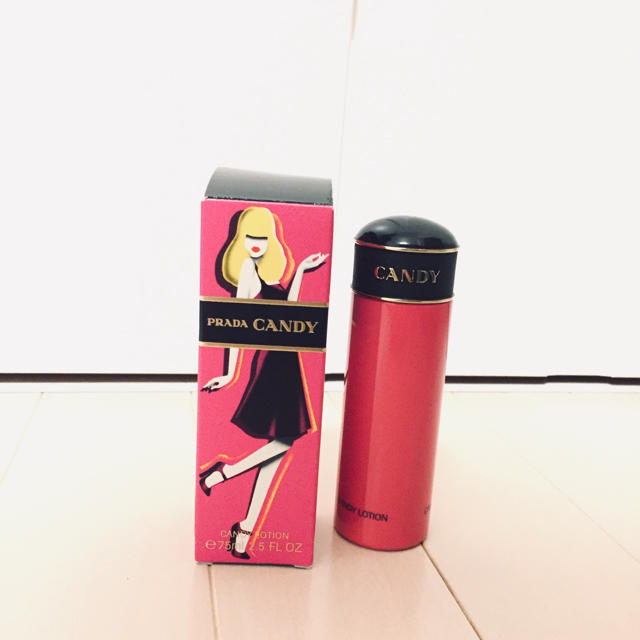 PRADA(プラダ)のPRADA CANDY  コスメ/美容のボディケア(ボディローション/ミルク)の商品写真