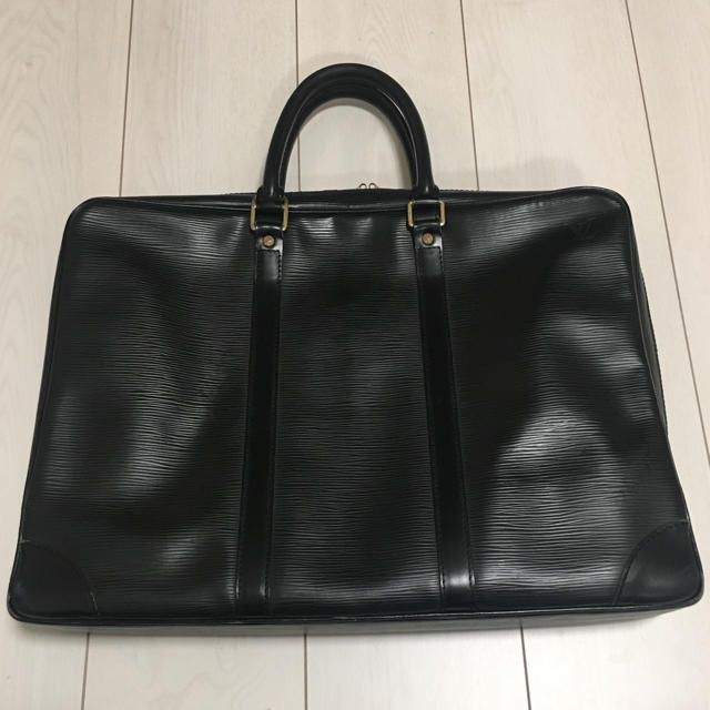 【大幅値下げ】正規品 LOUIS VUITTON エピ ポルトドキュマン