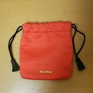 ミュウミュウ(miumiu)のポーチ(ポーチ)