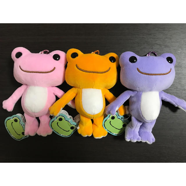 カエルのピクルス 3体 エンタメ/ホビーのおもちゃ/ぬいぐるみ(ぬいぐるみ)の商品写真