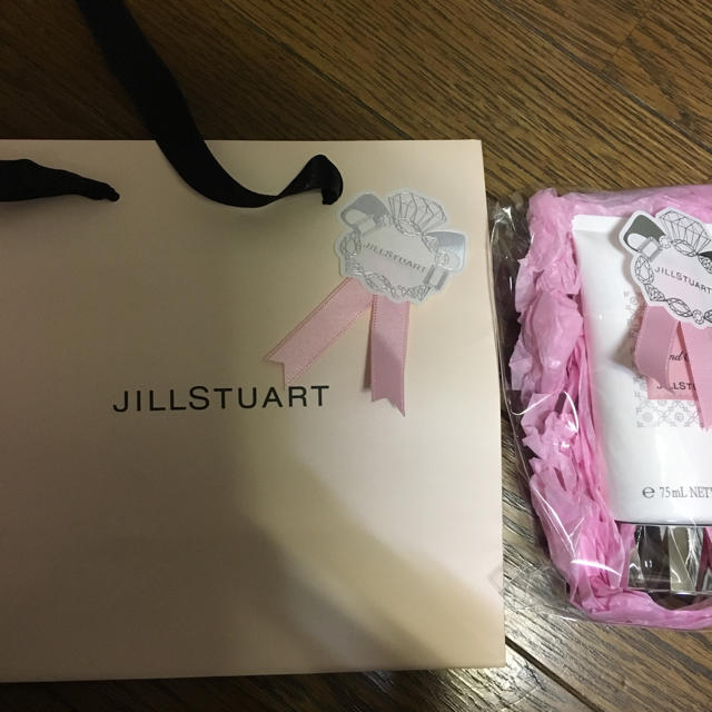 JILL by JILLSTUART(ジルバイジルスチュアート)のジルスチュアート  ハンドクリーム  75ml コスメ/美容のボディケア(ハンドクリーム)の商品写真