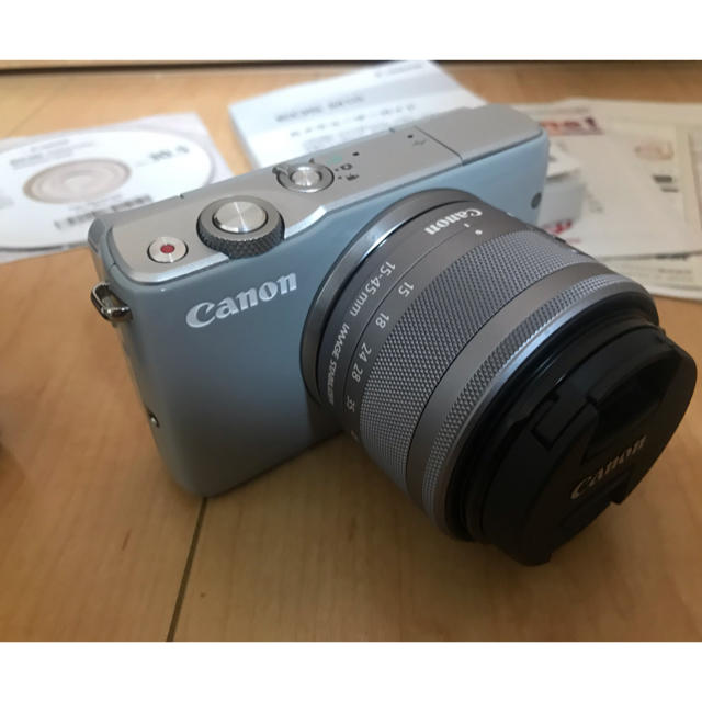 canon EOS m10 16GBのsdカード 三脚付きスマホ/家電/カメラ