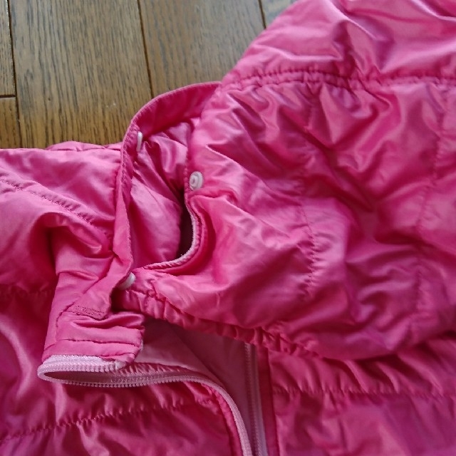 UNIQLO(ユニクロ)のピンク ダウン ユニクロベビー フード取り外し可 90cm キッズ/ベビー/マタニティのキッズ服女の子用(90cm~)(コート)の商品写真