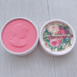 レメルヴェイユーズラデュレ(Les Merveilleuses LADUREE)のレ メルヴェイユーズ ラデュレ ミニ プレスト チークカラー 10 チーク 赤(チーク)