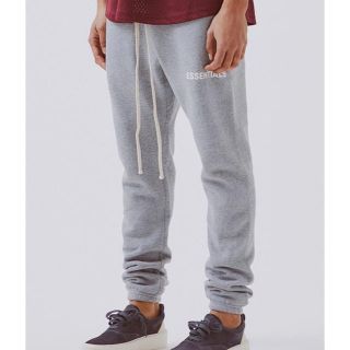 フィアオブゴッド(FEAR OF GOD)の【新品 Lサイズ】グレー fog essentials sweatpants(その他)