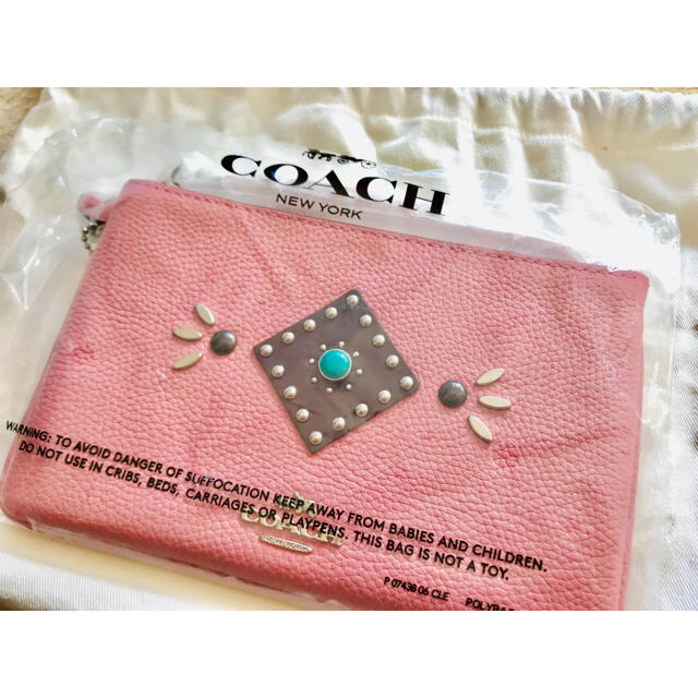 COACH(コーチ)のCOACH コーチ ポーチ 新品未使用 レディースのファッション小物(ポーチ)の商品写真