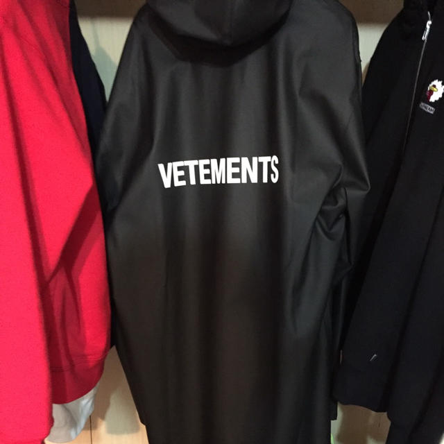 Balenciaga(バレンシアガ)のヴェトモン VETEMENTS レインコート メンズのファッション小物(レインコート)の商品写真