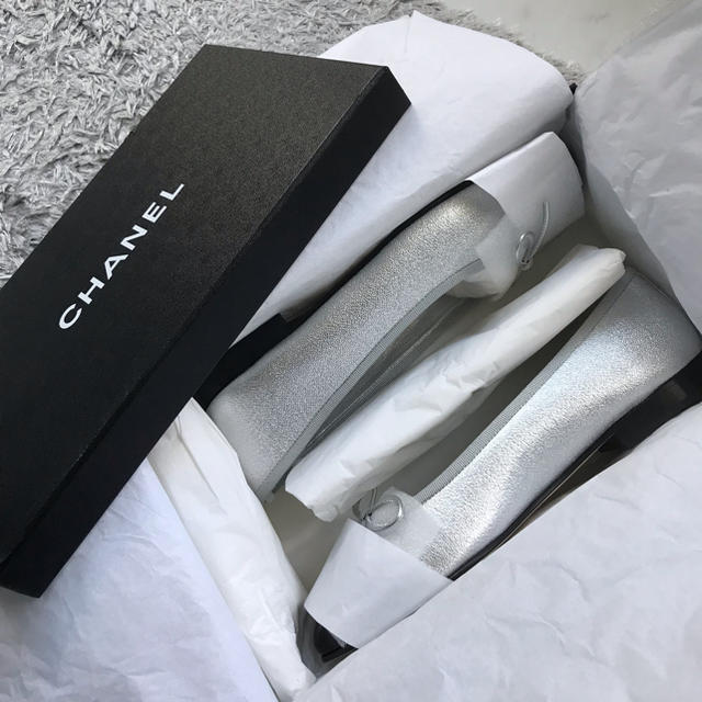 CHANEL(シャネル)の［新品未使用】シャネル フラットシューズ (バレリーナ) レディースの靴/シューズ(バレエシューズ)の商品写真