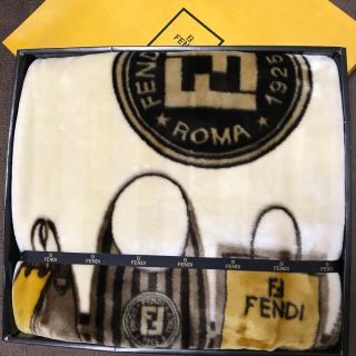 フェンディ(FENDI)のフェンディ   ハーフケット 毛布　確認用(毛布)