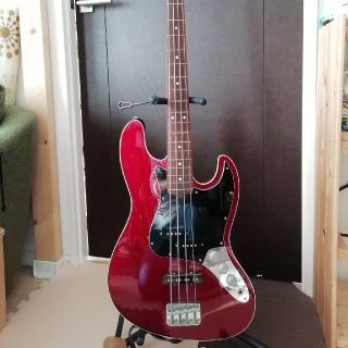 フェンダー(Fender)のフェンダージャパン　ベース　レッド(エレキベース)