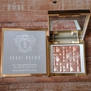 ボビイブラウン(BOBBI BROWN)のボビイブラウン ミニハイライティングパウダー クリスマス 限定 完売 新品未使用(フェイスパウダー)