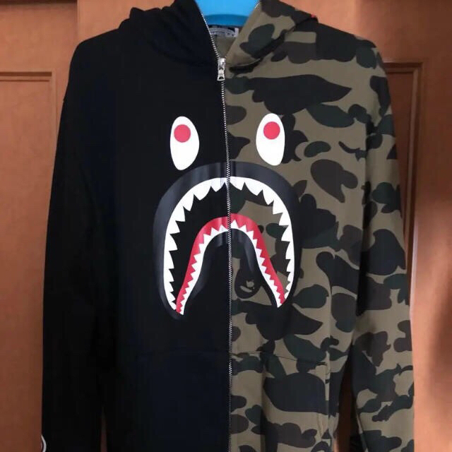 A BATHING APE(アベイシングエイプ)のシャークパーカー メンズのトップス(パーカー)の商品写真