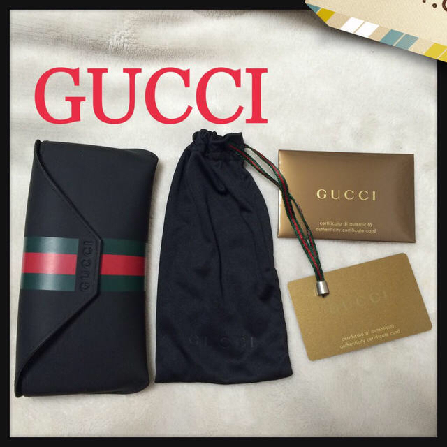 Gucci(グッチ)のGUCCI♡サングラスケース内袋カード レディースのファッション小物(サングラス/メガネ)の商品写真