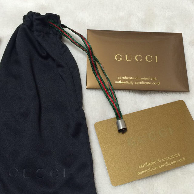 Gucci(グッチ)のGUCCI♡サングラスケース内袋カード レディースのファッション小物(サングラス/メガネ)の商品写真