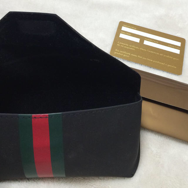 Gucci(グッチ)のGUCCI♡サングラスケース内袋カード レディースのファッション小物(サングラス/メガネ)の商品写真