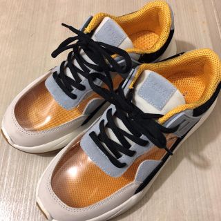 ザラ(ZARA)のシースルースニーカー(スニーカー)