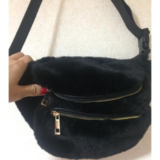 フォーエバートゥエンティーワン(FOREVER 21)の新品 FOREVER21 ウェストポーチ ファーバッグ(ボディバッグ/ウエストポーチ)