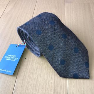 スーツカンパニー(THE SUIT COMPANY)のユニバーサルランゲージで購入ダニエルDaniel ドット柄ネクタイ新品ブラウン(ネクタイ)