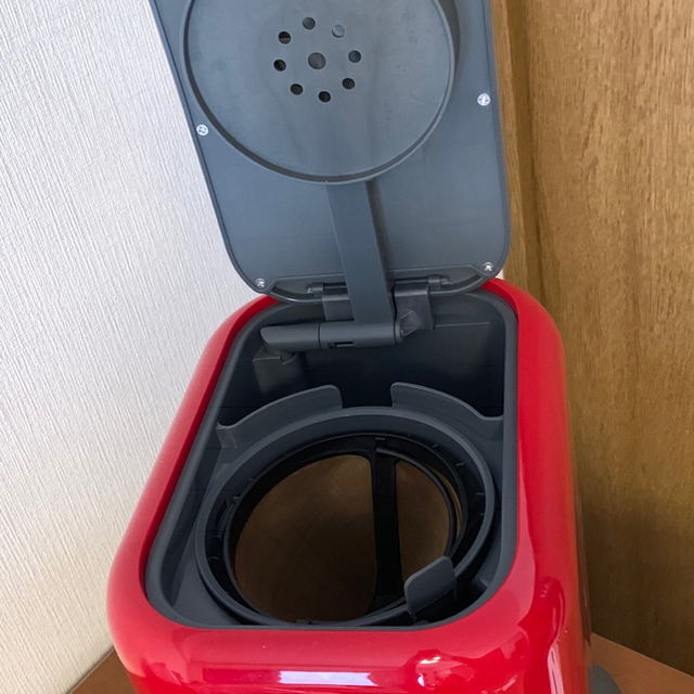 DeLonghi(デロンギ)のデロンギ コーヒメーカー ケーミックス 赤 スマホ/家電/カメラの調理家電(コーヒーメーカー)の商品写真