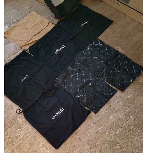 CHANEL(シャネル)のシャネル　６個　布袋　保存袋　巾着袋　ニュートラベルライン　旧トラベルライン レディースのファッション小物(ポーチ)の商品写真