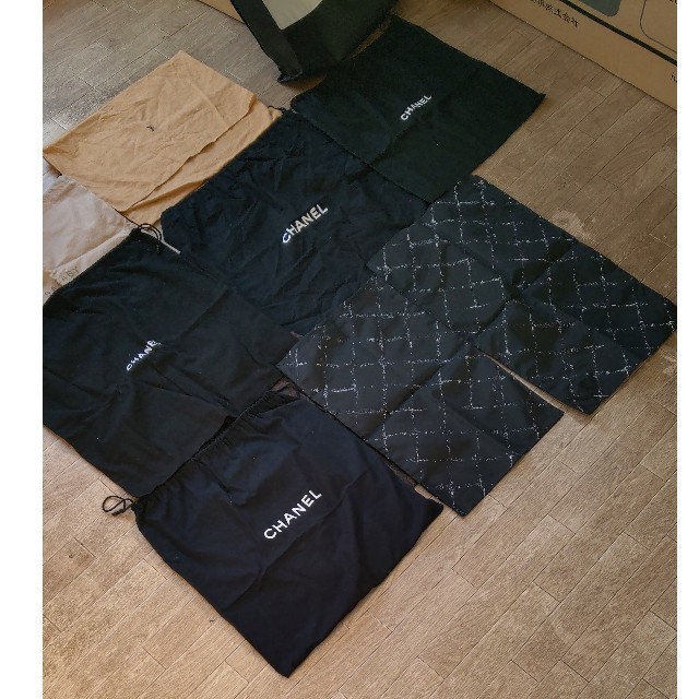 CHANEL(シャネル)のシャネル　６個　布袋　保存袋　巾着袋　ニュートラベルライン　旧トラベルライン レディースのファッション小物(ポーチ)の商品写真