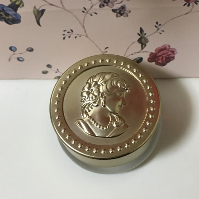 Les Merveilleuses LADUREE(レメルヴェイユーズラデュレ)の未使用 デイセラム 美容液 LADUREE コスメ/美容のスキンケア/基礎化粧品(美容液)の商品写真