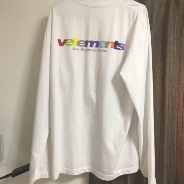 vetements カラフルロゴ スウェット ロングtシャツ メンズのトップス(スウェット)の商品写真