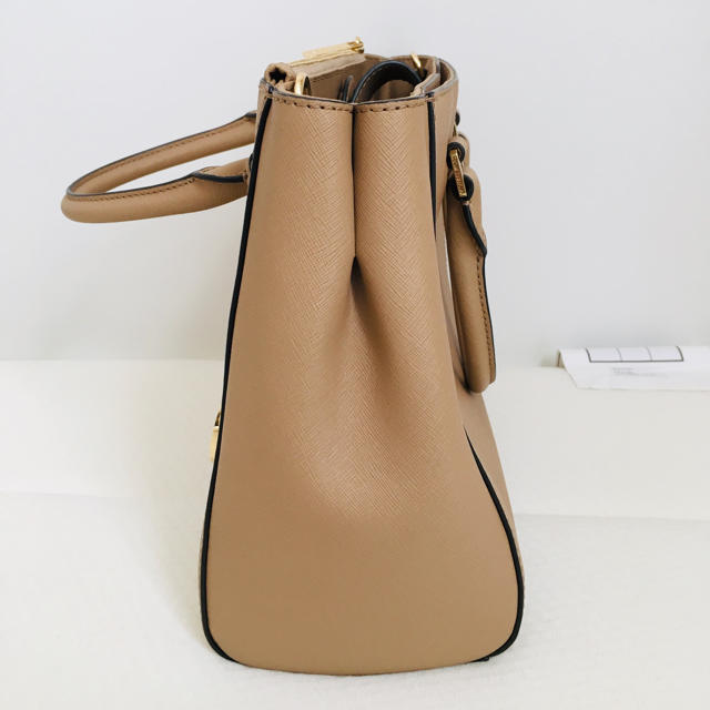 美品☆MICHEAL KORS A4対応 キャメルハンドバッグ 1