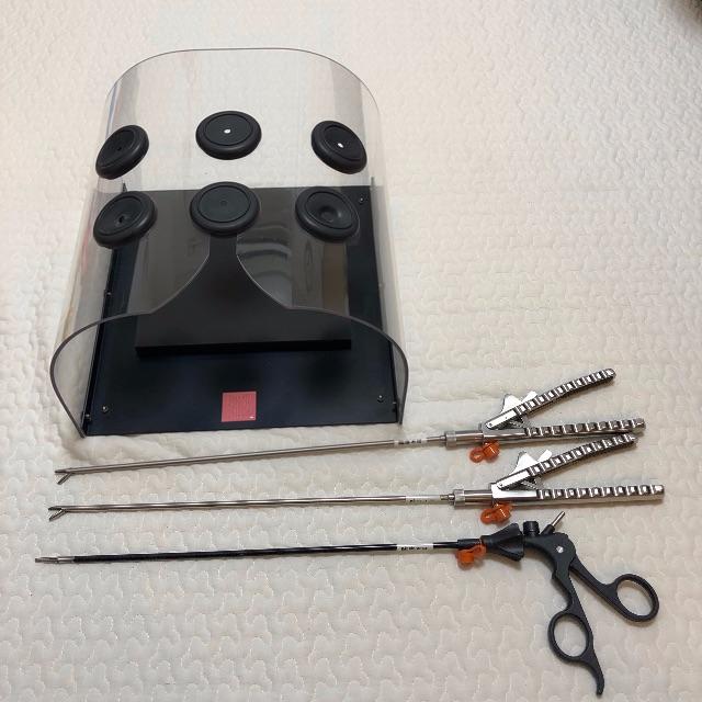 腹腔鏡トレーニングBOXと持針器&鉗子セット
