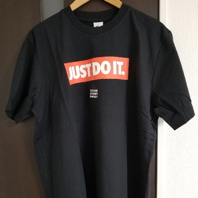 NIKE(ナイキ)のひで様専用　NIKE×DSM コラボTee メンズのトップス(Tシャツ/カットソー(半袖/袖なし))の商品写真