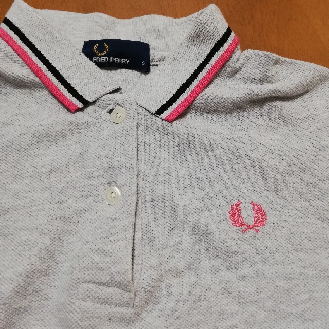 FRED PERRY(フレッドペリー)のFRED PERRY　フレッドペリー　ポロシャツ レディースのトップス(ポロシャツ)の商品写真