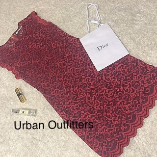 アーバンアウトフィッターズ(Urban Outfitters)の上品でセクシーなワンピース(ミニドレス)