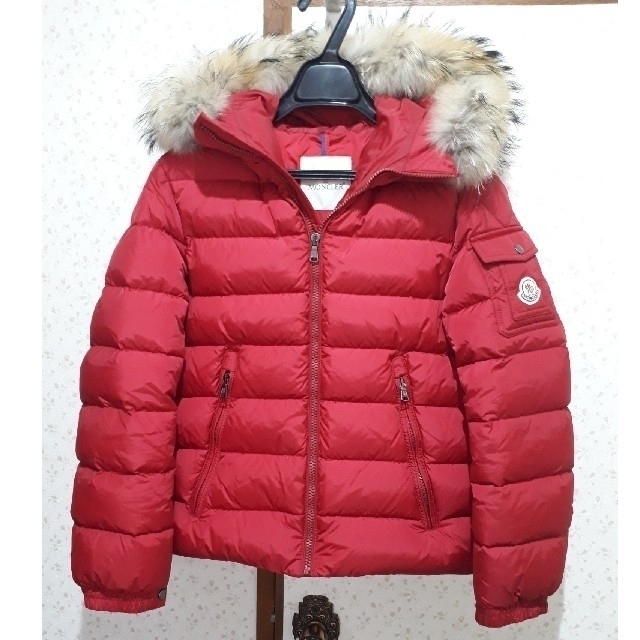 ランキングや新製品 MONCLER バイロン 赤 ファー付きダウン 美品