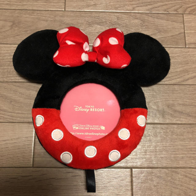 Disney(ディズニー)のミニーちゃんフォトスタンド エンタメ/ホビーのおもちゃ/ぬいぐるみ(キャラクターグッズ)の商品写真