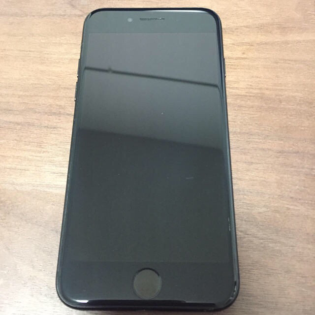 iPhone 7 Black 32 GB au SIMロック解除済み-