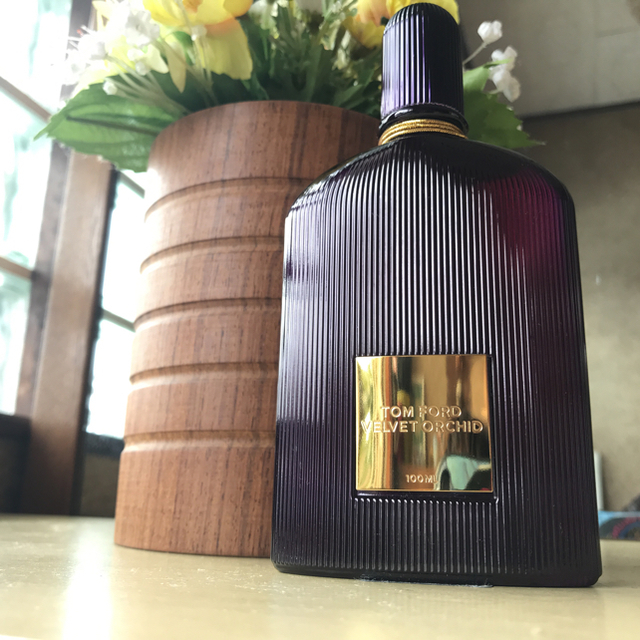 TOM FORD(トムフォード)のTOM FORD VELVET ORCHID 100ml コスメ/美容の香水(香水(女性用))の商品写真