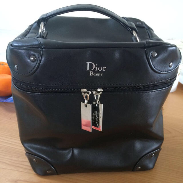 Dior(ディオール)のDior💕ボックスポーチ新品 レディースのファッション小物(ポーチ)の商品写真