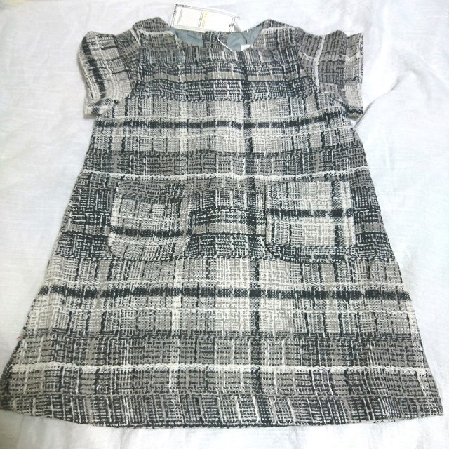 新品☆ツイードワンピース 110 グレー キッズワンピース キッズ/ベビー/マタニティのキッズ服女の子用(90cm~)(ワンピース)の商品写真