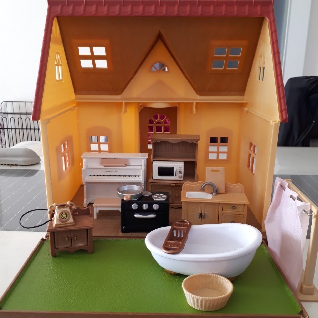 EPOCH(エポック)のシルバニアお家と家具色々 キッズ/ベビー/マタニティのおもちゃ(知育玩具)の商品写真