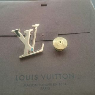 LOUIS VUITTON - ルイヴィトン ピンバッチの通販 by Bokkuri's shop