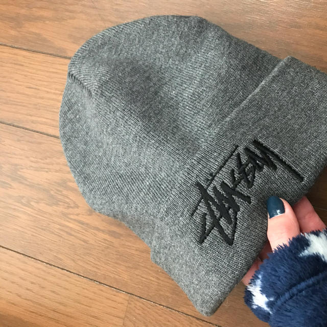 STUSSY(ステューシー)のニット帽 レディースの帽子(ニット帽/ビーニー)の商品写真