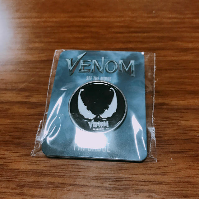 MARVEL(マーベル)の【非売品】ヴェノム  venom 限定ピンバッチ エンタメ/ホビーのアニメグッズ(バッジ/ピンバッジ)の商品写真