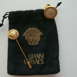 ジャンニヴェルサーチ(Gianni Versace)のVERSACE　ピンブローチ＆指輪(ブローチ/コサージュ)