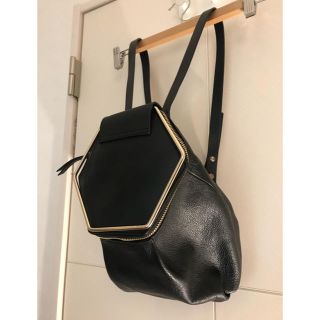 ザラ(ZARA)の★ ZARA バックパック ミニリュック 黒 シンプル 本革 (リュック/バックパック)